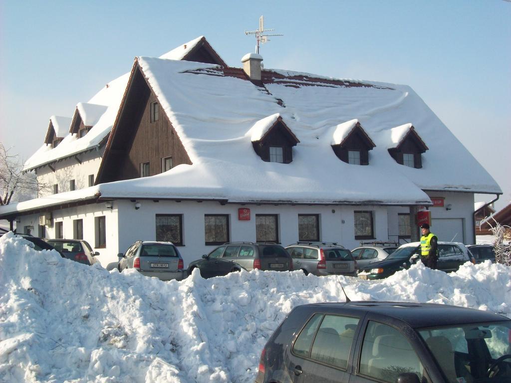 Hotel U Lip Trojanovice Frenštát pod Radhoštěm エクステリア 写真