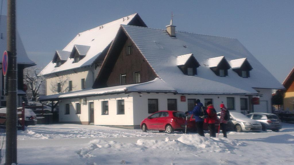 Hotel U Lip Trojanovice Frenštát pod Radhoštěm エクステリア 写真