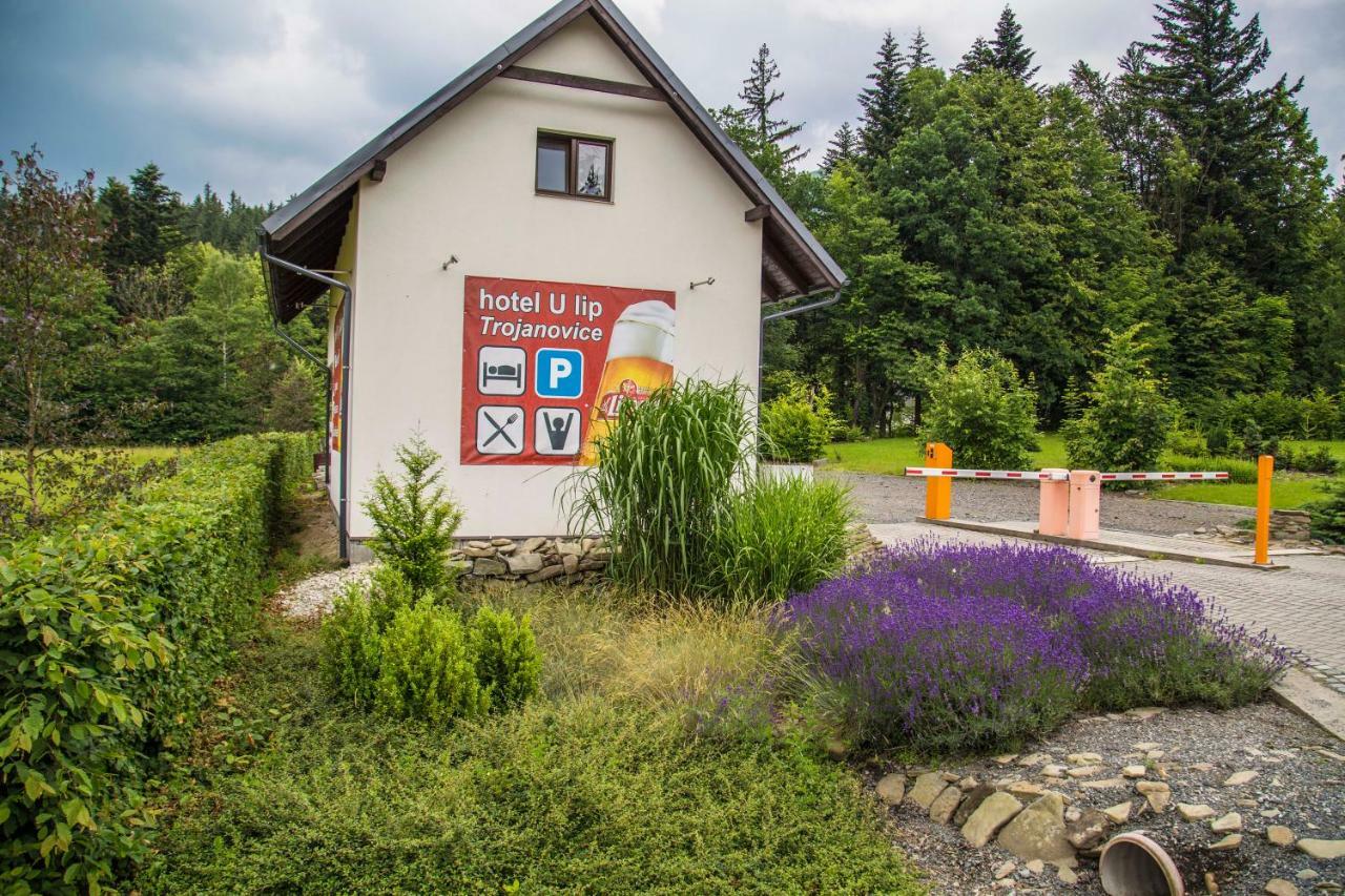 Hotel U Lip Trojanovice Frenštát pod Radhoštěm エクステリア 写真